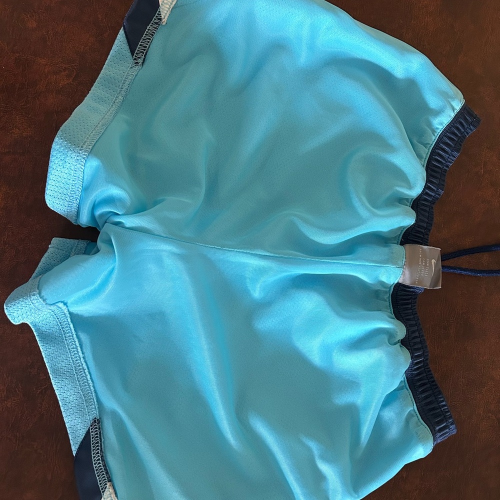 Nike Shorts - Picture 4 of 7